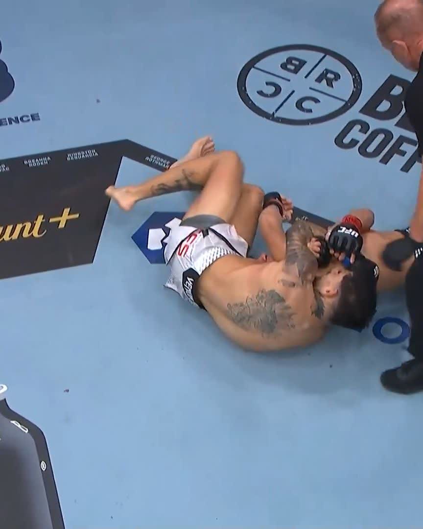 His submission skills are SERIOUS 🫡 Alberto Montes sinks in the choke to get the win in his UFC debut! [ #UFC326 | LIVE on @ParamountPlus ]