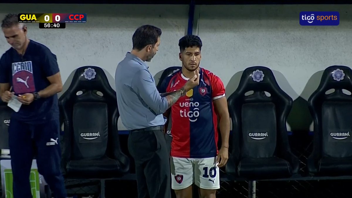 Locura del momento. Cecilio marca el Gol y la hinchada canta un temazo. Se viene la reivindicación de Cecilio Dominguez