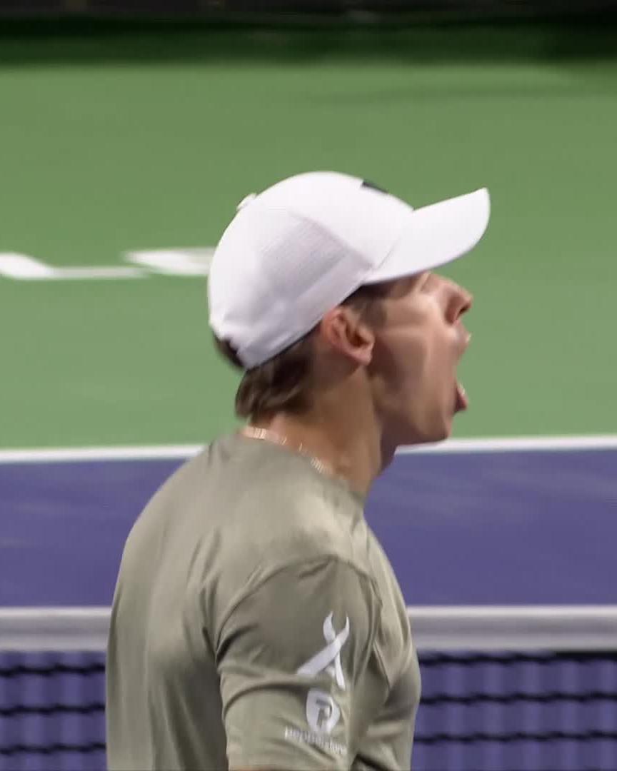 Comeback complete 🤝 Alex de Minaur wins a three set battle as he defeats Korda 4-6 6-4 6-4 🔥 #TennisParadise
