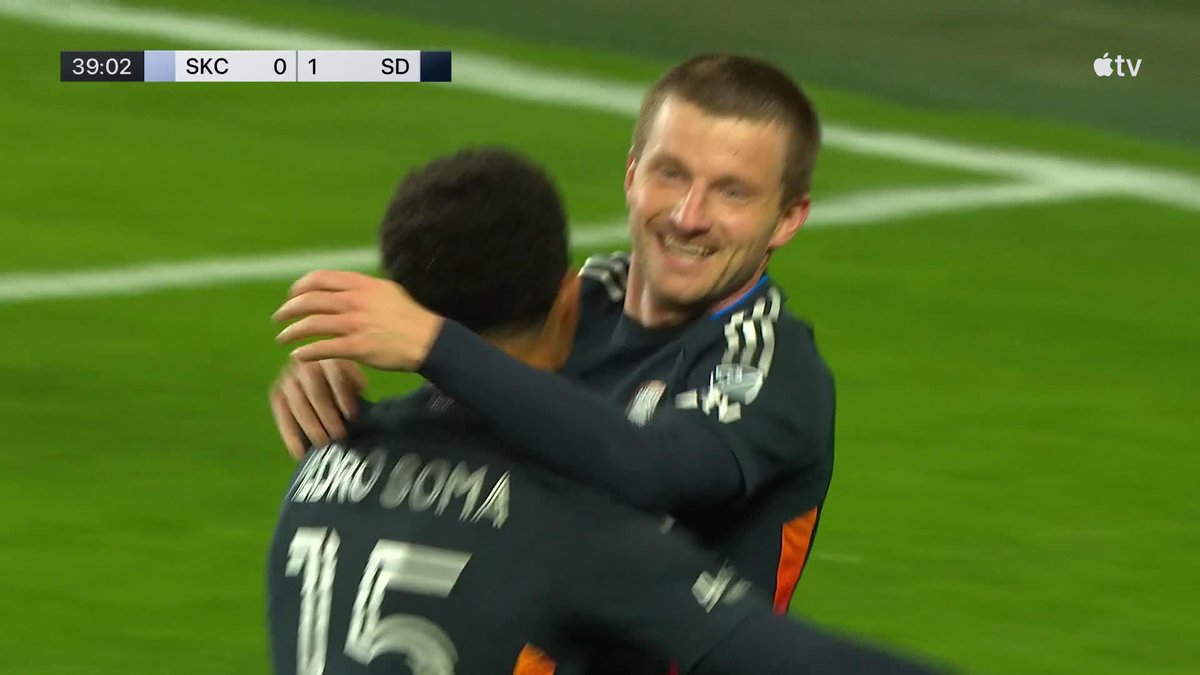 Andres Dreyer with the clever little finish and San Diego FC is ahead in Kansas City 😱 📺 Apple TV: