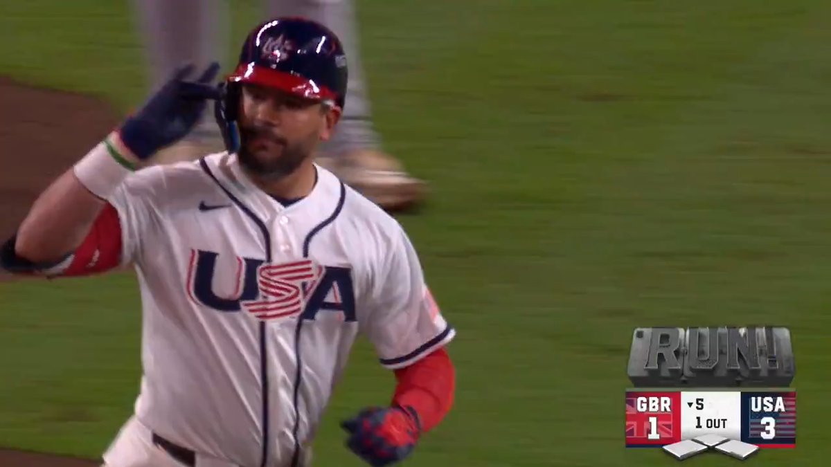 THE SCHWARBOMBS BURSTING IN AIR