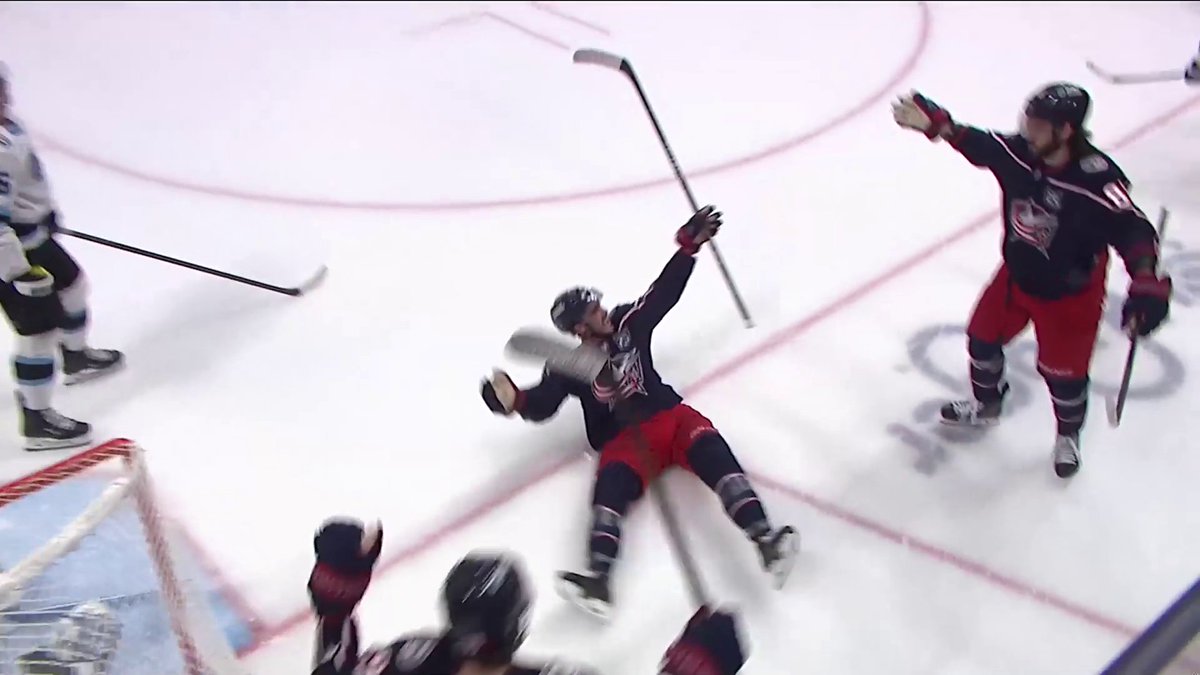 TWO GOALS IN 30 SECONDS FOR THE @BLUEJACKETSNHL!! 🚨🚨 They've tied it 4-4!