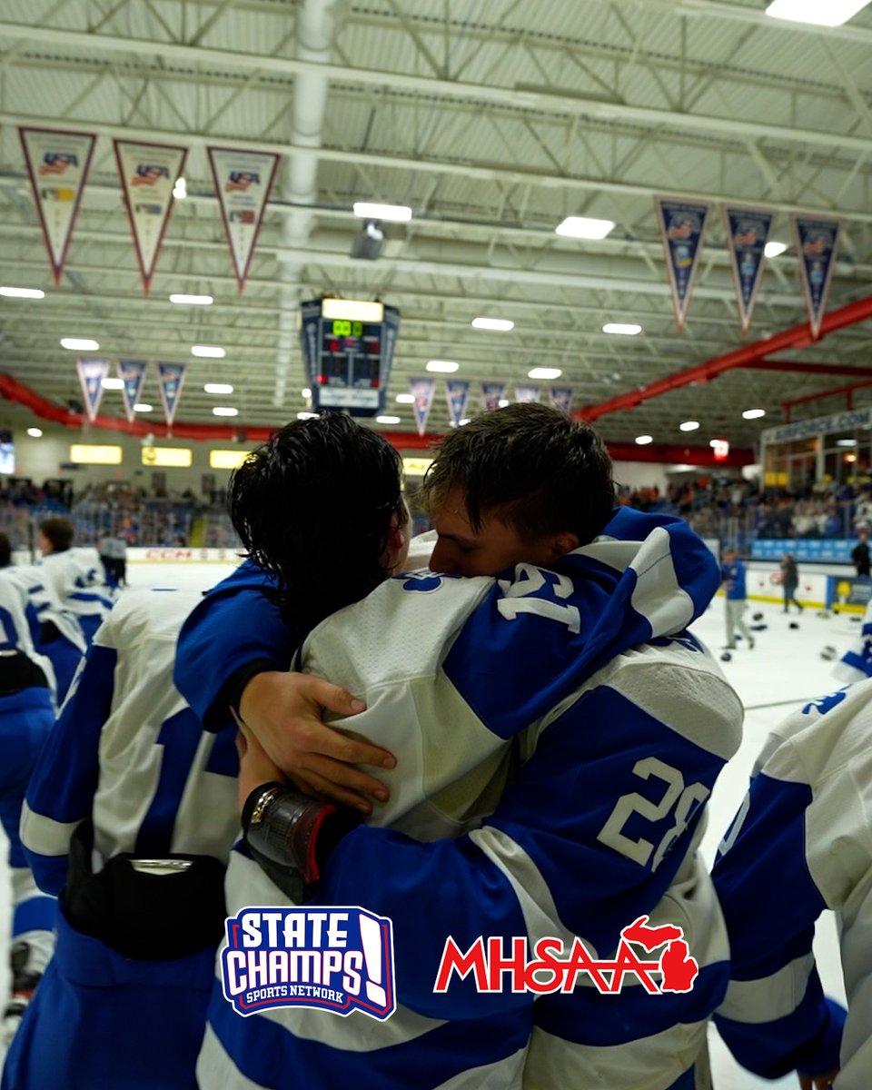 THAT’S 7 STRAIGHT FOR DETROIT CATHOLIC CENTRAL HOCKEY! 🏒🔥 Detroit Catholic Central shuts out Northville 6–0 in the Division 1 MHSAA Hockey Final to capture its 7th consecutive state championship. The Shamrocks finished the celebration the traditional way, gathering together and singing “Mary Alma Mater.” ☘️🏆 Catholic Central High School | DCC HOCKEY | Aaron Babicz '93