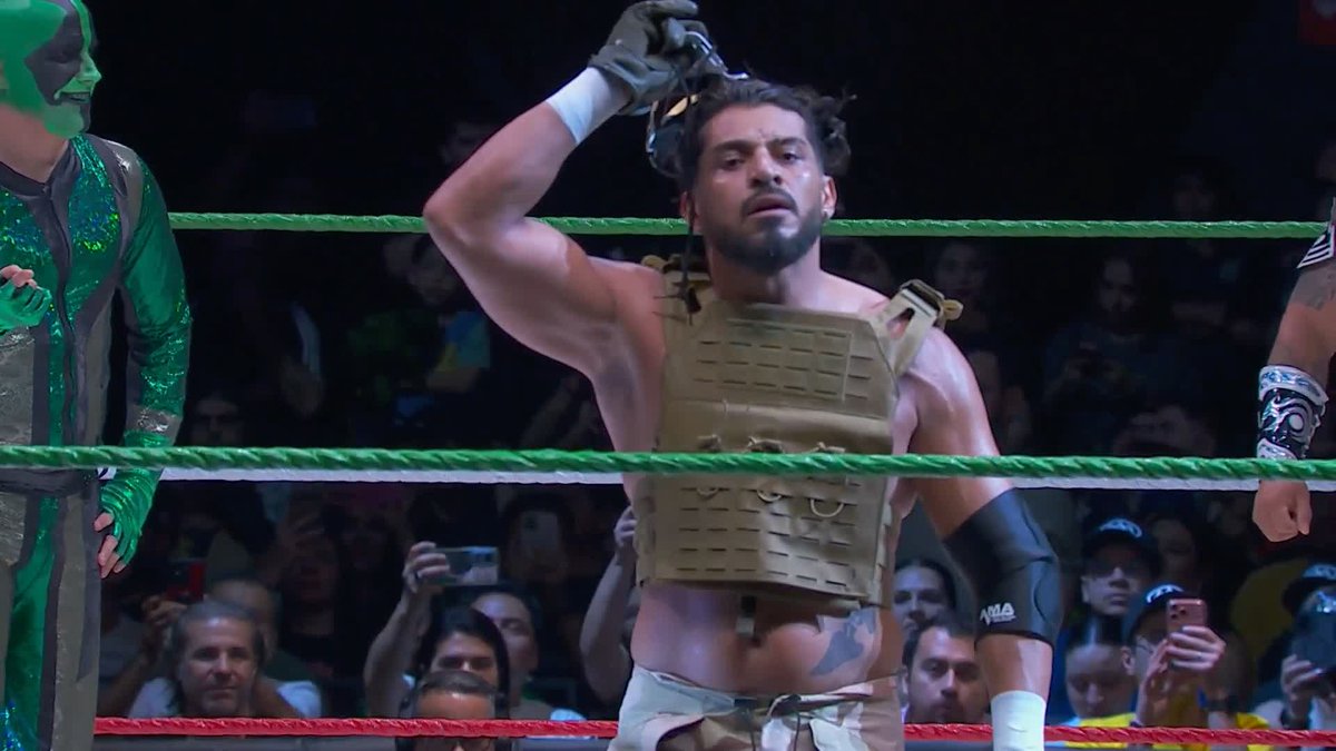 Santos Escobar makes his entrance for his return to action in AAA!