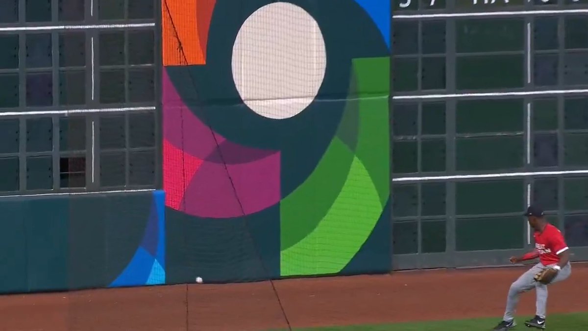 The scoreboard didn't stand a chance on this Aaron Judge line drive 😳