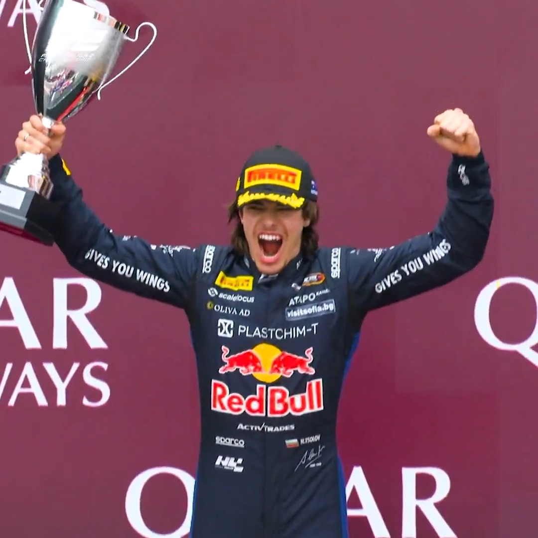 LET'S GO NIKOLAAA 👊 Oracle Red Bull Racing Junior Nikola Tsolov claims his and Bulgaria's maiden #F2 victory in the Melbourne Feature Race 🏆🇧🇬 #AusGP