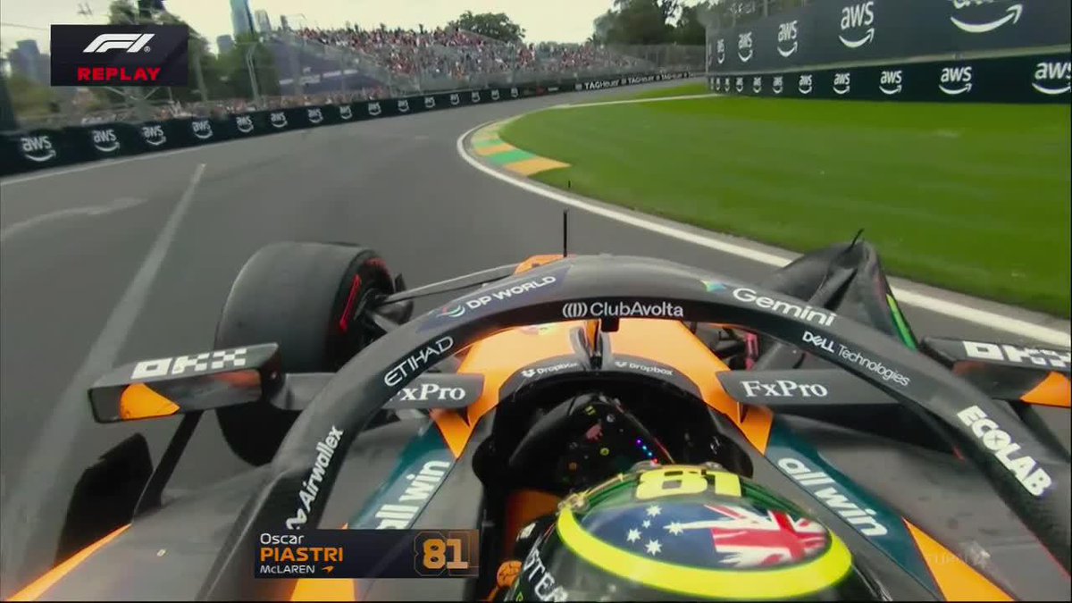 🏎️ INCREÍBLE LO DE PIASTRI El piloto local rompió la suspensión en las vueltas de preparación, justo antes de su debut en casa en el #AusGP de la temporada 2026 de la Fórmula 1. ¡Afuera de su Gran Premio! ▶️ Mirá la 🏁 #F1 en el Plan Premium de #DisneyPlus