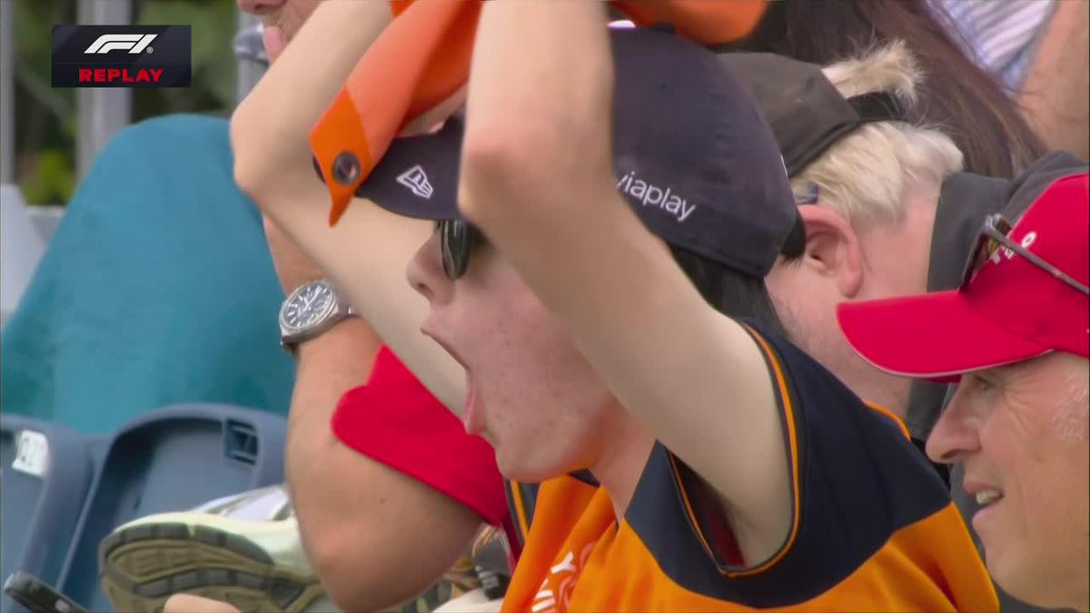 LA REACCIÓN DEL PÚBLICO ES LA REACCIÓN DE TODOS: Piastri despistó antes de la largada y destrozó su McLaren. ¡Encima en el GP de su país! 📺 #AusGP | Toda la temporada de #F1 por #DisneyPlus Plan Premium