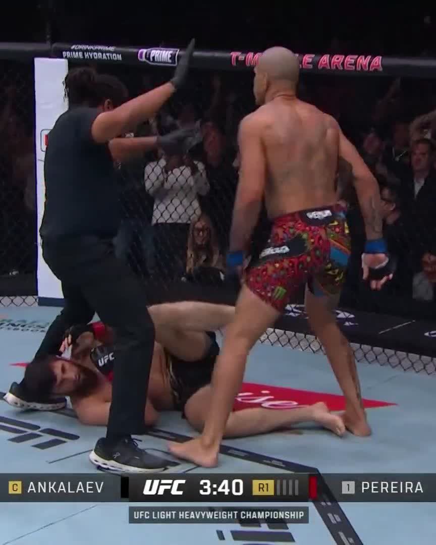 Alex Pereira has been in the UFC for 4 years. In that time he: - Fought 12 times - Fought on 11 PPVs - Main evented 8 PPvs - Main evented International Fight Week - Main evented 2 MSG cards - Won two titles - Defended one title 3 times