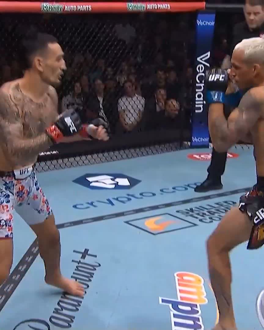 Charles Oliveira took down Max Holloway in the first 30 seconds of the fight 😳 #UFC326