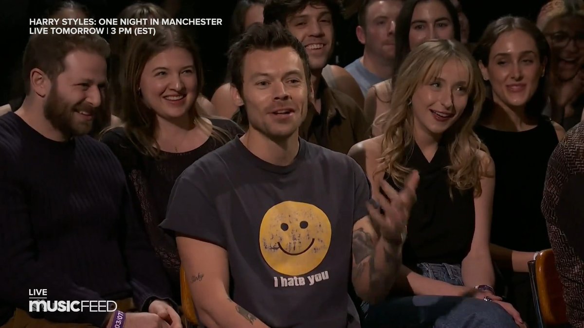 Harry in the audience during Ryan Gosling’s SNL monologue! (via Music Feed)