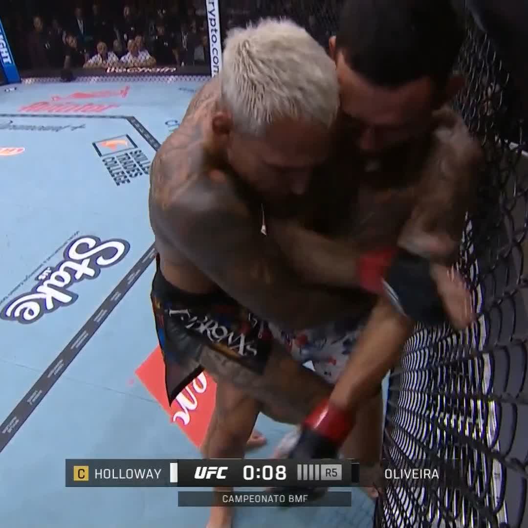🔥 La forma de terminar de estos dos 🫨 #UFC326 | En vivo por @pplusdeportes