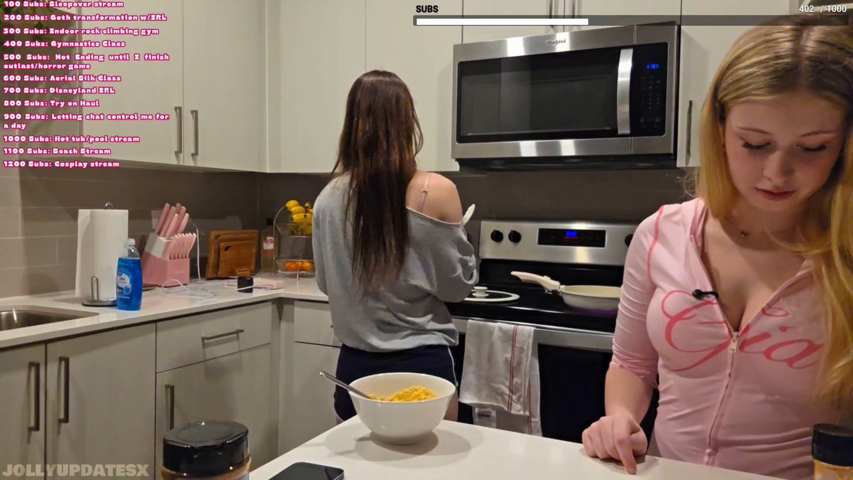 Jollyrancherzoos alligator cooking segment is going great🤣