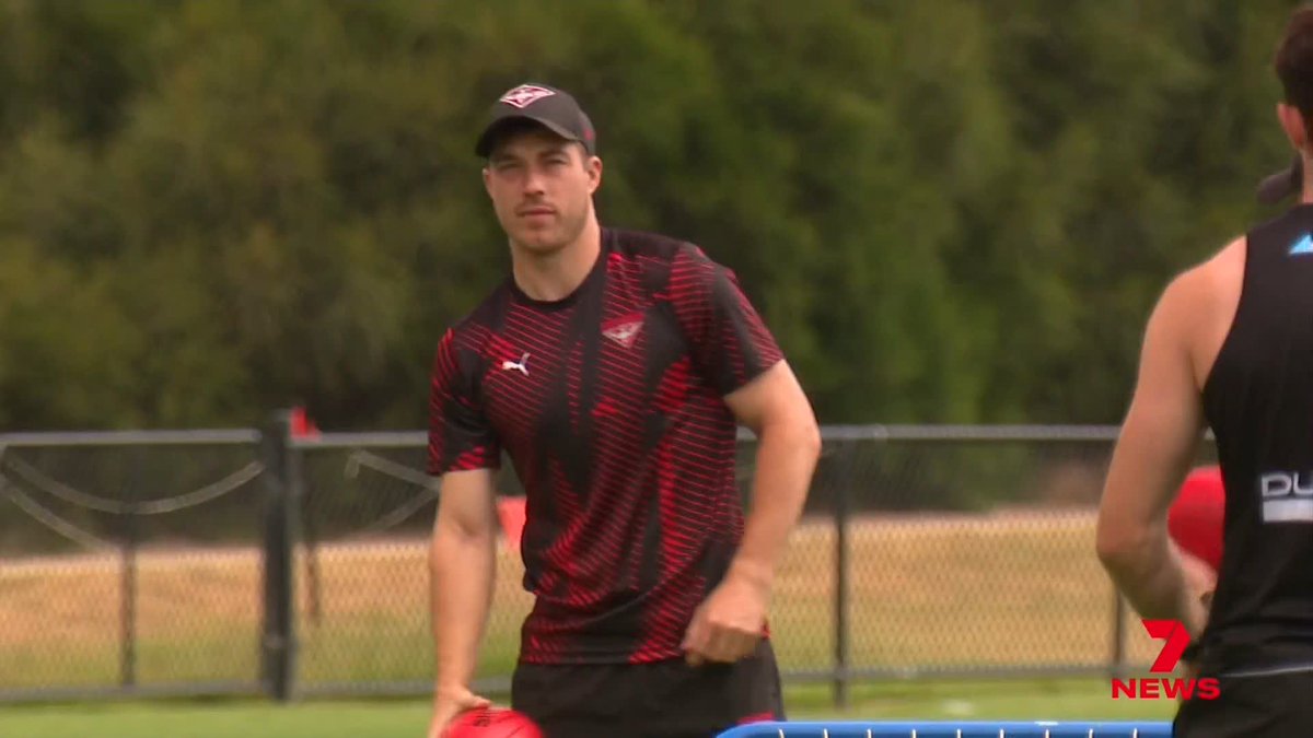 Jye Caldwell bought Zach Merrett a Hawthorn guernsey, signed by Jack Ginnivan, for Secret Santa 💀