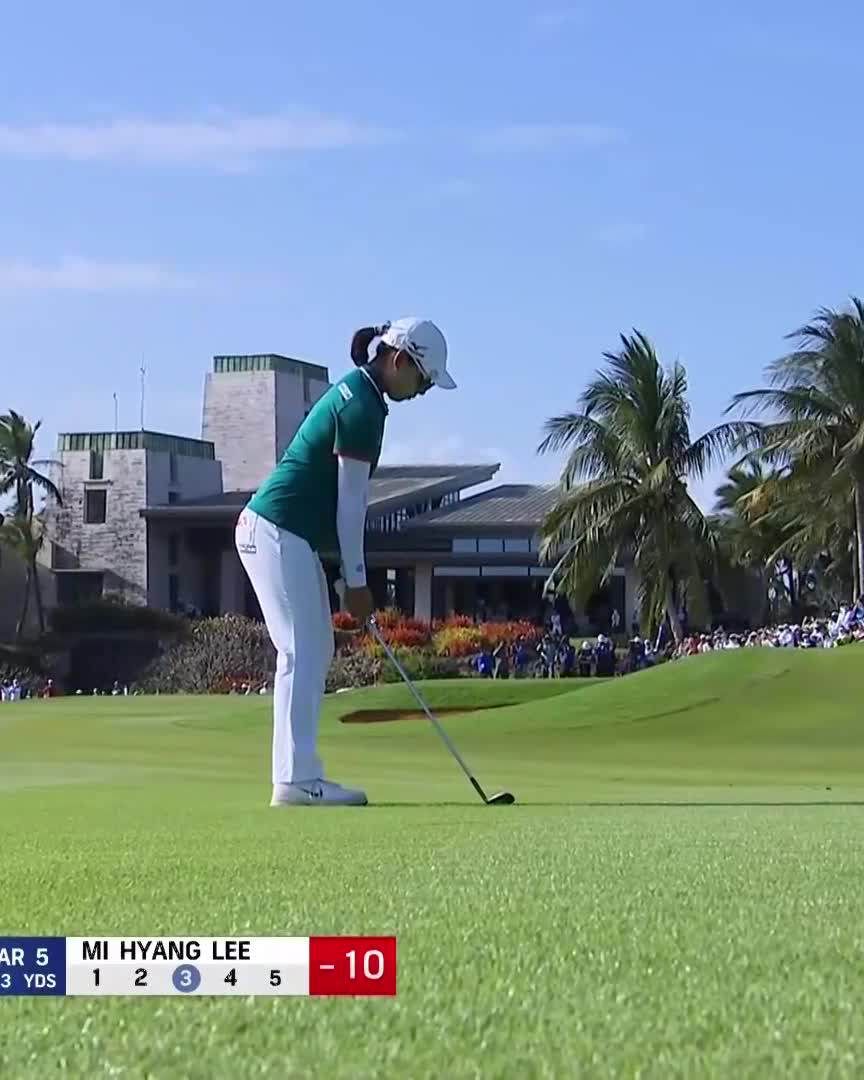Mi Hyang Lee almost holes out 18 coming in 🤯