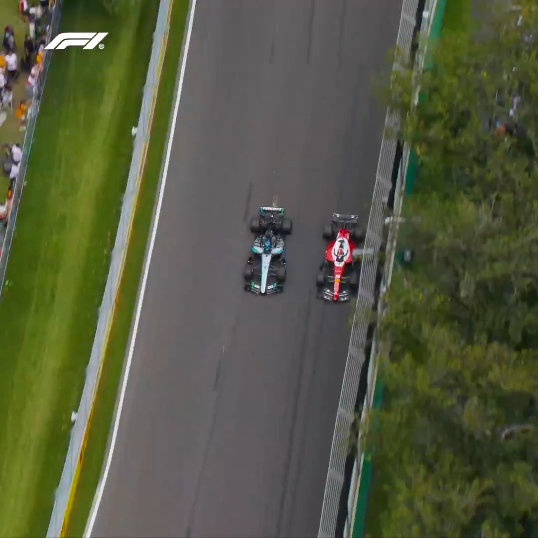A mighty, multi-lap battle! ⚔️ The lead changed hands several times in the early stages between Charles Leclerc and George Russell in Melbourne 🔄 #F1 #AusGP