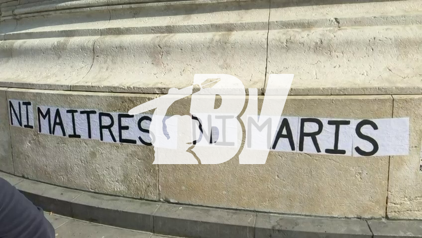 Place de la République ce 8 mars. Des tags appellent au meurtre contre Collectif Némésis, contre les hommes en général, insultent la police et font référence à Quentin Deranque. Contrairement à l’action des Veilleurs, la Brav-M n’est pas intervenue.
