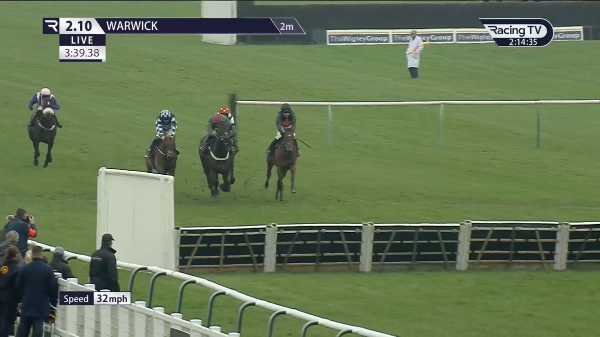 A lovely pre-Cheltenham fillip for Olly Murphy and Sean Bowen as 𝐖𝐢𝐥𝐬𝐭𝐚𝐫 takes charge of the oddschecker novices' hurdle Warwick Racecourse ⭐️ Diana Whateley's charge (6-4f) was adding to his winning gains at Southwell last month.