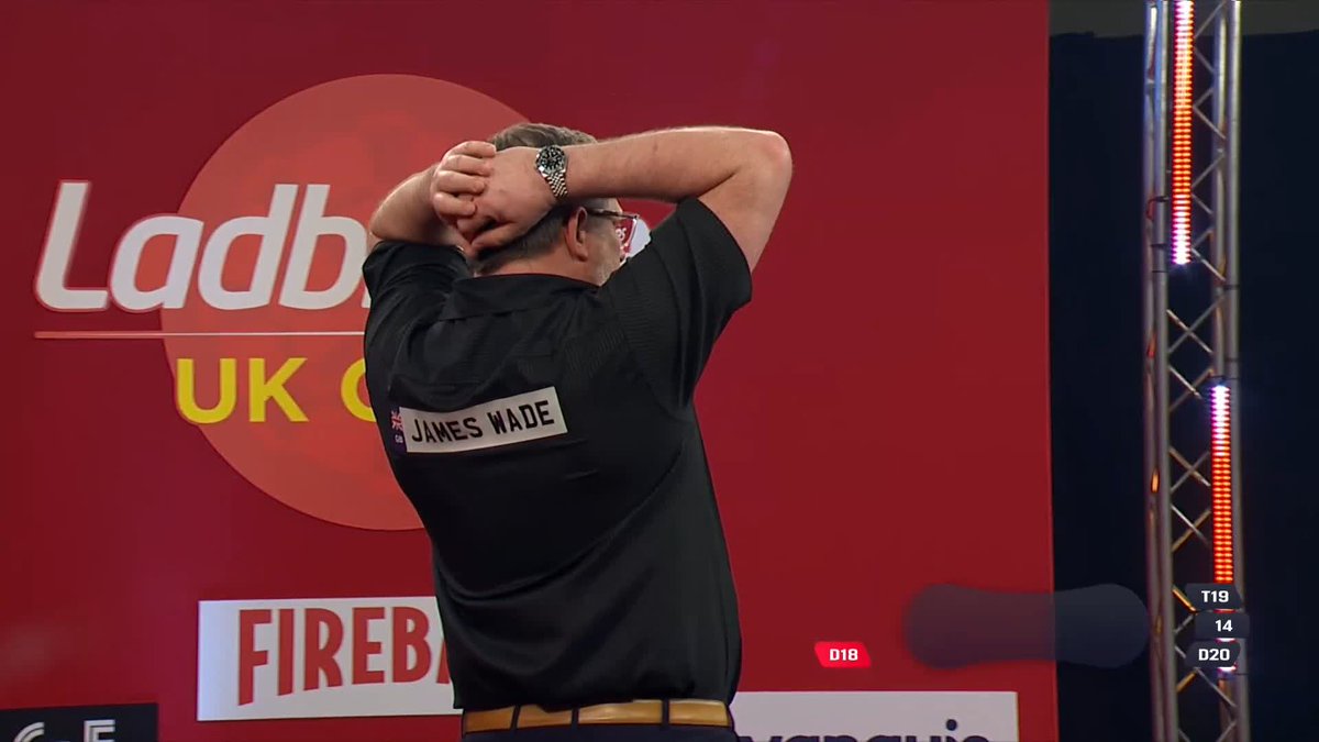WADE WINS A BRUISING BATTLE! James Wade doing what he does best! The three-time champion takes out 107 to deny Rob Cross in a 19-leg marathon to reach the semi-finals! Live Scores & Streaming 📲 #UKOpenDarts | QF