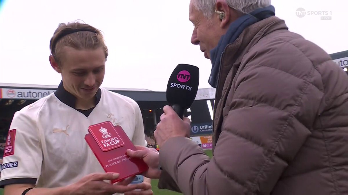 “Hands down the biggest upset I've been involved in, it’s unbelievable” Goalscorer Ben Waine reacts to Port Vale's huge FA Cup upset against Sunderland 👏 🎙Matt Smith | 📺 TNT Sports & discovery+ UK