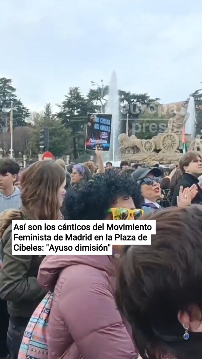 Las manifestantes : “Ayuso dimisión.”💜👏🏼👏🏼👏🏼👏🏼💜