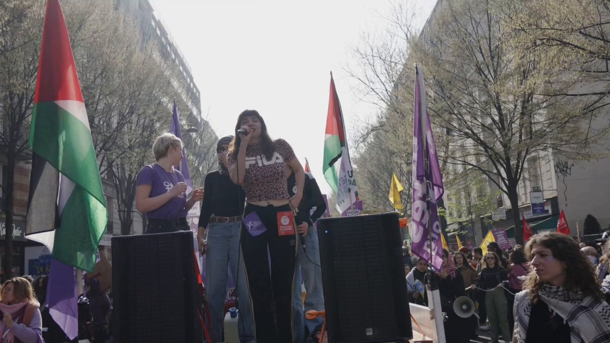 « Les États-Unis et Israël mettent le Moyen-Orient à feu et à sang avec la complicité de la France, qui instrumentalise la lutte pour le droit des femmes pour défendre l’intervention impérialiste. », Elsa Marcel à Paris.