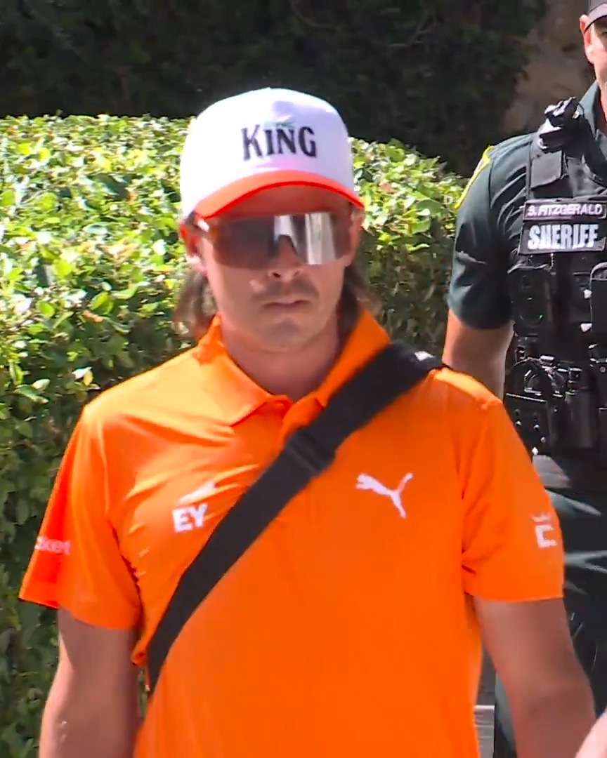Sunday orange for Rickie Fowler 😎