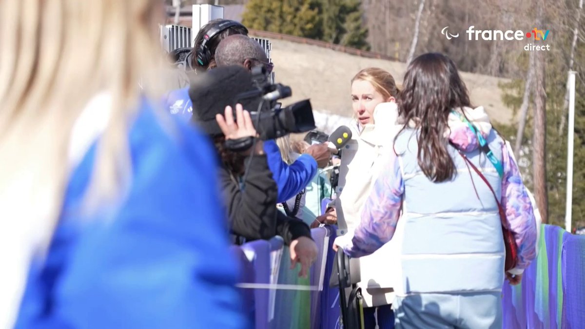❄️ #MilanoCortina2026 | 🥇Hernandez, une famille un or ! À 51 ans, Cécile Hernandez a conservé son titre olympique en snowboard cross devant sa fille Victoire-Éléonore, une émotion toute particulière🥹 📺 Suivez l'émission en direct :