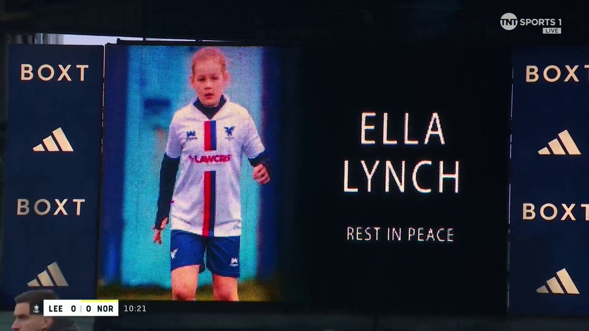 A touching moment in the 10th minute as Elland Road remembers Leeds fan Ella Lynch 🤍