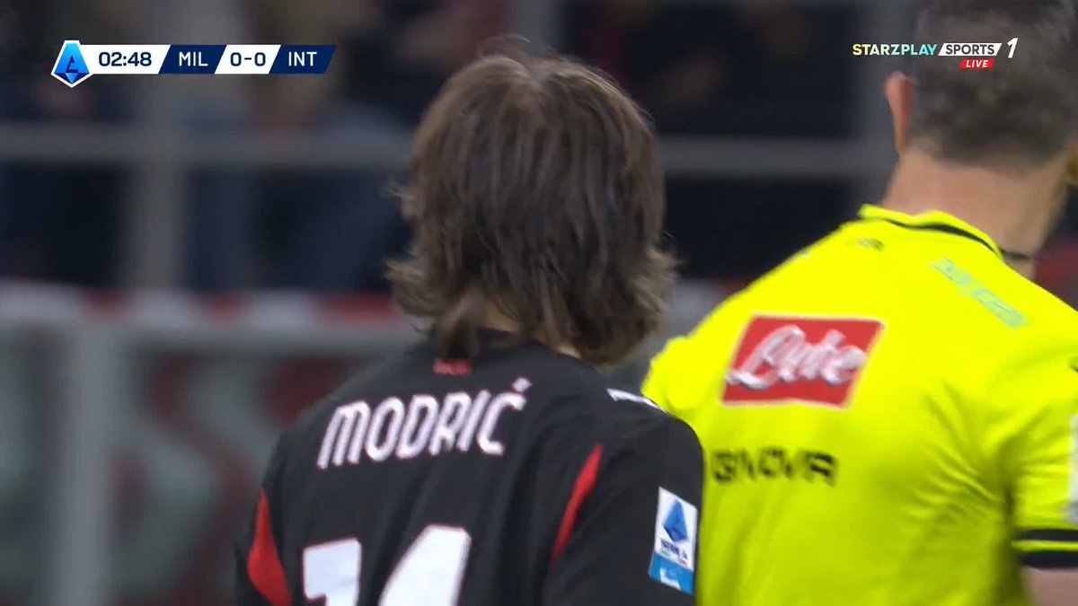 بعد خطأ من يان سومير.. مودريتش كاد أن يسجل الهدف الأول لميلان ⚠️ #ميلان_إنتر #الدوري_الإيطالي