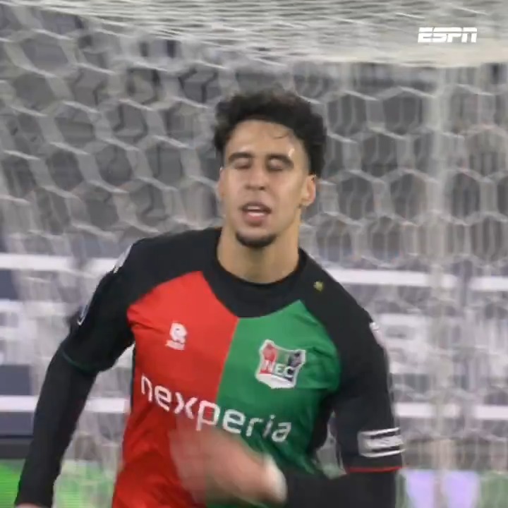Sami Ouaissa met een heerlijke krul 💫 #necvol