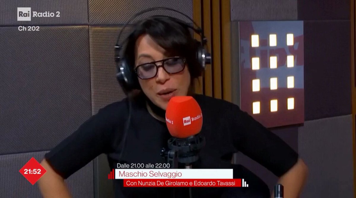 Necessito di un video di Edo che gira per Roma in auto con "Per sempre sì" a tutto volume invogliando la gente a fare il balletto a tempo 😂 #incorvassi