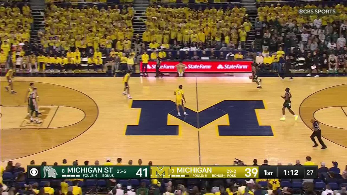 "DOWN GOES CARR!" Yaxel, that was nasty. Michigan Men's Basketball