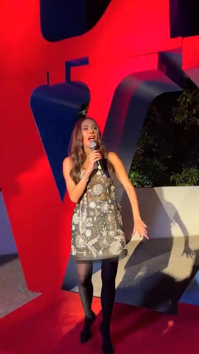 Una fiesta de XV años en Villahermosa, Tabasco, reunió a artistas y conductores en el festejo de María Fernanda, hija del empresario petrolero Juan Carlos Guerrero Rojas. Galilea Montijo participó como anfitriona y se presentaron Belinda, J Balvin y Matute. Guerrero Rojas dirige Petroservicios Integrales México, empresa vinculada a contratos con Pemex. #Tabasco #Villahermosa #XVaños #Pemex #México