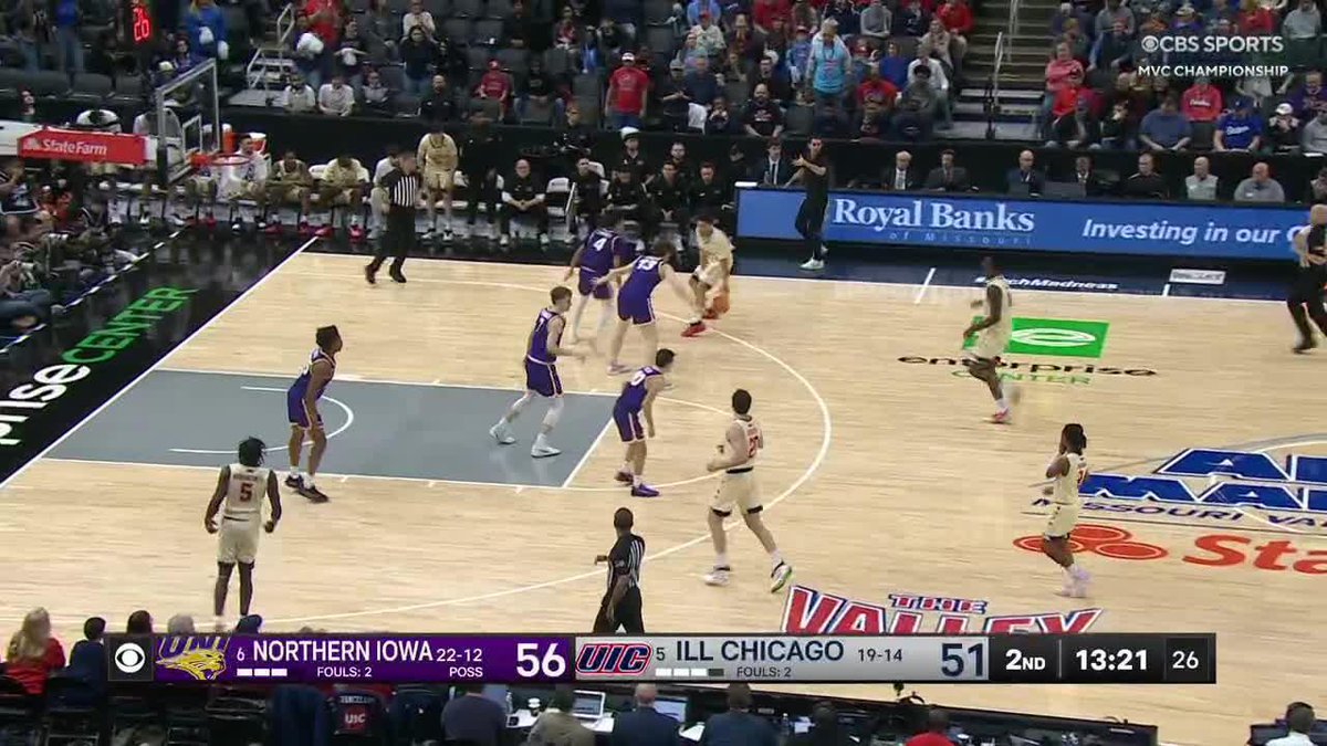 "BOND! LEON BOND!" 🏀🔥🎙️ Kevin Harlan was electric on the CBS call of the MVC Championship: