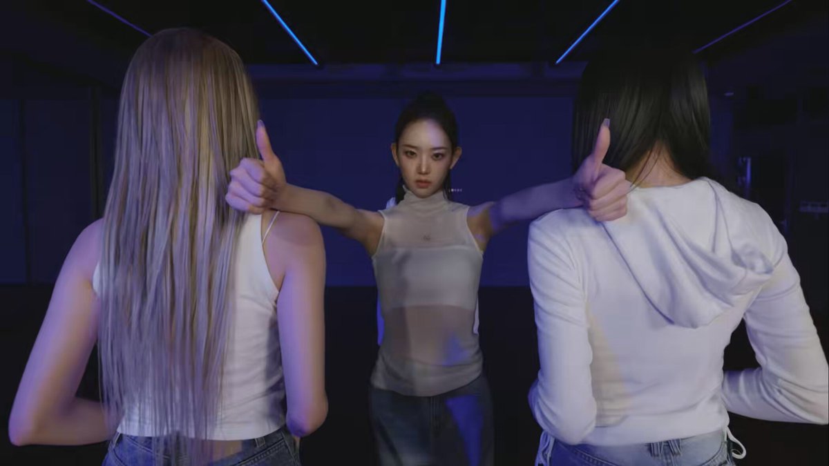 i’m so obsessed i love delulu’s choreo it makes them look like they’re floating