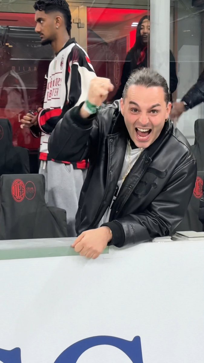Buongiorno 𝒓𝒐𝒔𝒔𝒐𝒏𝒆𝒓𝒊 ☀️🔴⚫️ #MilanInter #SerieAEnilive #DAZN
