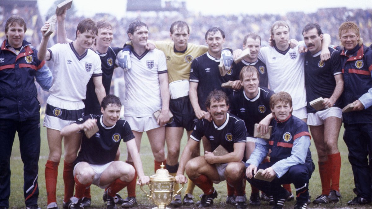 Who remembers the Rous Cup? Here's Scotland vs. England in 1985 at Hampden Park. Richard Gough settled the game and #Scotland won the trophy.