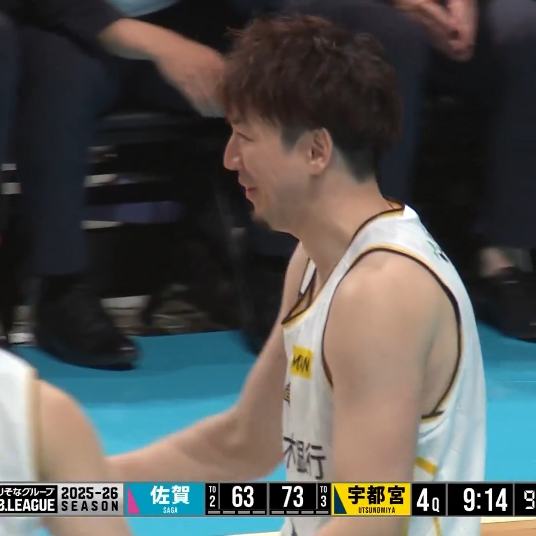 ビックプレーでチームを救う❤️‍🔥 これがレジェンド #比江島慎 🔱🔱 チームハイ18得点をマーク⚡️ #佐賀バルーナーズ 🆚 #宇都宮ブレックス 🏀りそなグループ #Bリーグ🏀 B1第24節｜GAME1 見逃し視聴はこちら👇 #バスケットLIVE 配信中📡 B.LEAGUE（Bリーグ） 宇都宮ブレックス / UTSUNOMIYA BREX