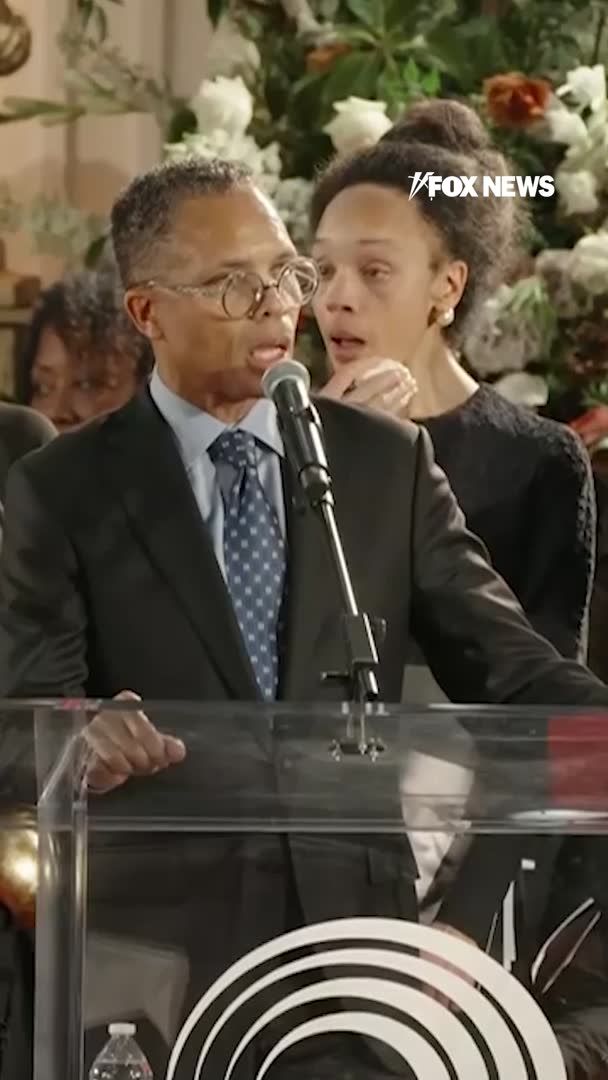 HOT: Jesse Jackson Jr. calls out memorial speeches from Barack Obama, Bill Clinton, and Joe Biden, accusing the former presidents of not really knowing his father. "I listened for several hours to three United States presidents who do not know Jesse Jackson." "He maintained a tense relationship with the political order not because the presidents were white or black, but the demands of our message... demanded not Democratic or Republican solutions."