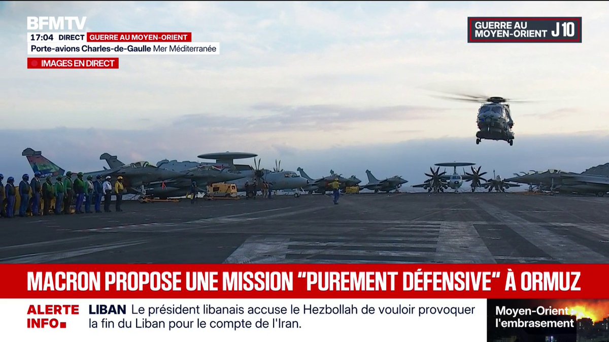 Emmanuel Macron atterrit sur le porte-avions Charles-de-Gaulle