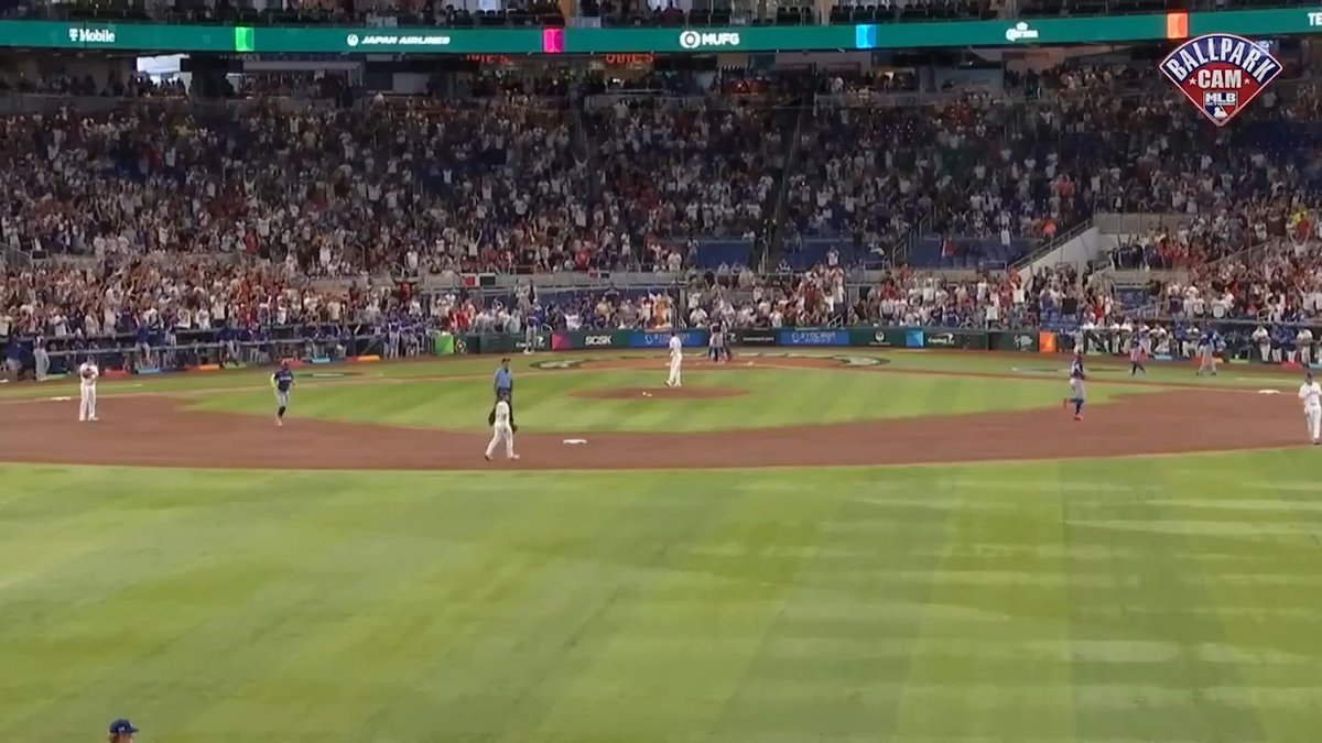 Listen to the ROAR of the Miami crowd after Fernando Tatis Jr.'s grand slam! 🔊 🎥 #BallparkCam | #WorldBaseballClassic