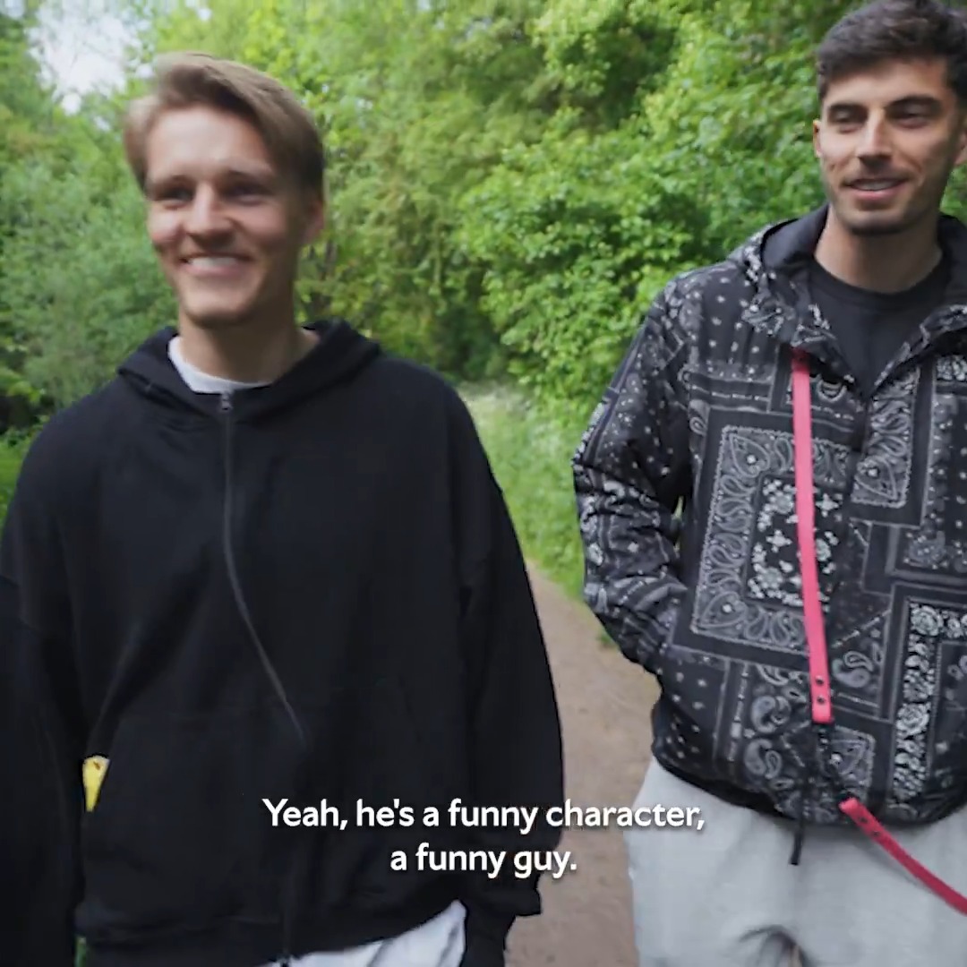 A quiet moment away from the pitch, with dogs 🐶 See Martin, Kai and more in Modern Leader - streaming now on The Arsenal ⚡
