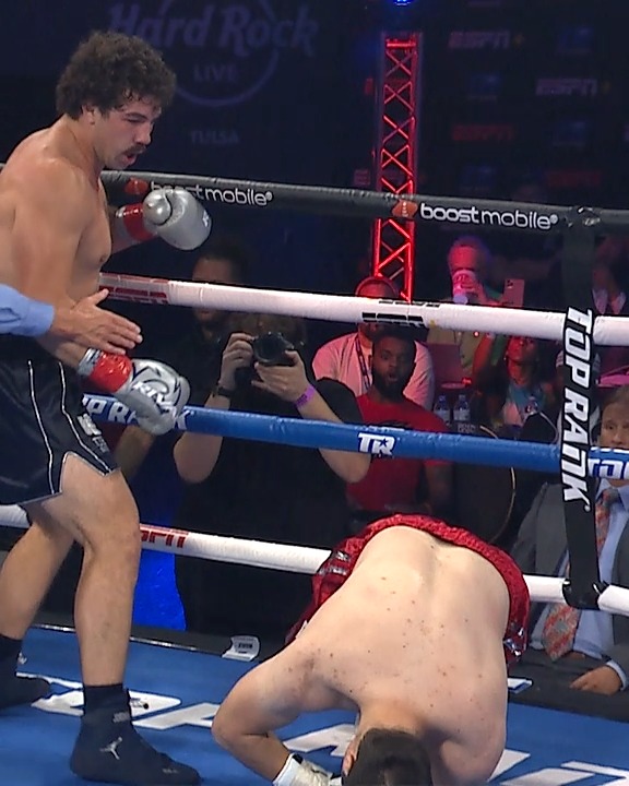Now THIS is a KO! My oh my Richard Torrez 😳. Torrez faces the biggest test of career when he takes on Frank Sanchez March 28 on PBC PPV on Prime Video. #SanchezTorrez