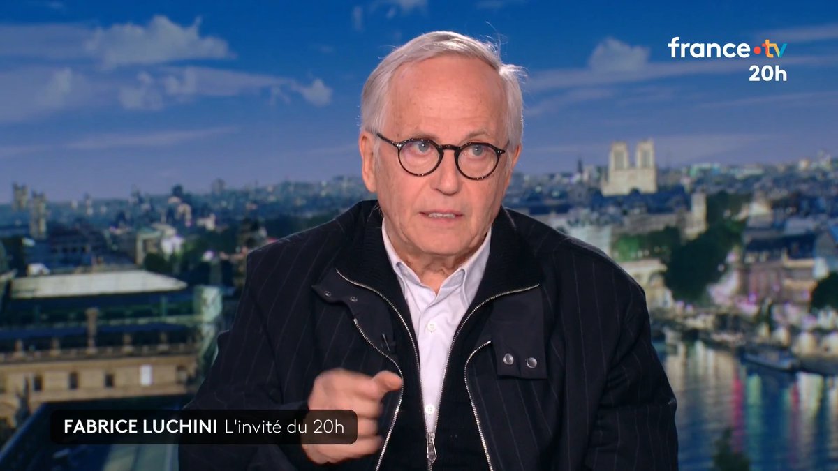 🎬🗣️ "Luchini, ça veut dire "petite lumière" alors que Zuchini veut dire "petite courgette". Je suis descendu en gamme" Fabrice Luchini interprète un personnage qui lui ressemble beaucoup dans "Hugo comme tout le monde". #JT20h