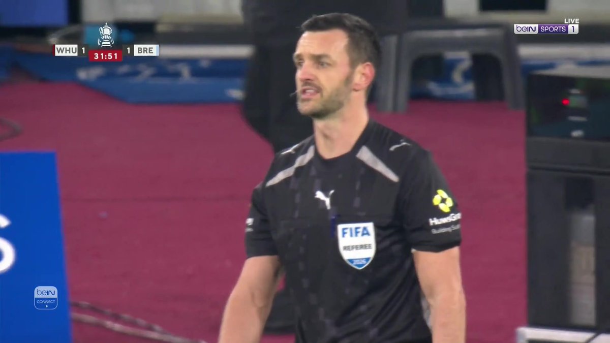 بعد العودة لتقنية الـ"VAR" الحكم يمنح ركلة جزاء لـ وست هام يونايتد جارود بوين ينفذها بنجاح ويمنح التقدم لوست هام #كأس_الاتحاد_الإنجليزي #ويست_هام #برانتفورد