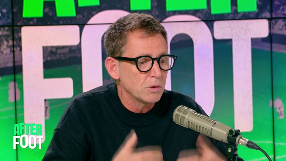 🗣️ "J'avais l'impression qu'il m'appartenait un peu plus qu'aux autres. Il m'a permis de bien vivre ma double nationalité. Avec lui, tout est devenu plus facile." ⭐ Daniel Riolo nous parle de "son" Michel Platini.