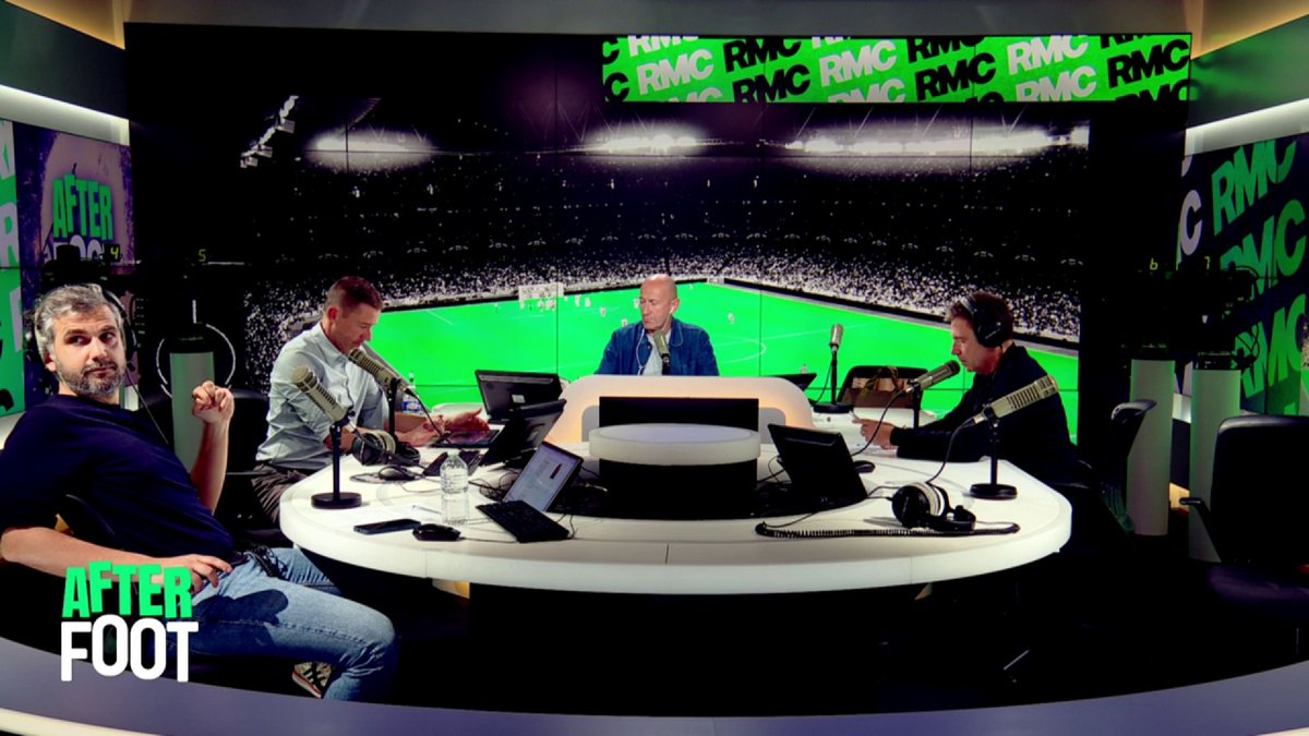 🎙️ "Un matin on s'est réveillé, et il y avait une surprise. On a vu débarquer l'idole absolue." 👏 Florent Gautreau nous raconte sa première rencontre avec Michel Platini.