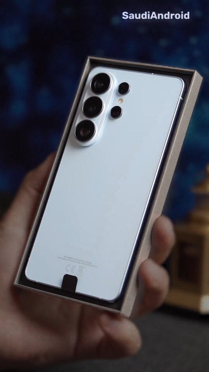 فتح صندوق إستثنائي لهاتف إستثنائي بلون Sky Blue 🩵📱 إذا عندك أي سؤال حول جالكسي S26 الترا ضع سؤالك في التعليقات وبجاوبك بكل سرور.🩵 #GalaxyS26Ultra