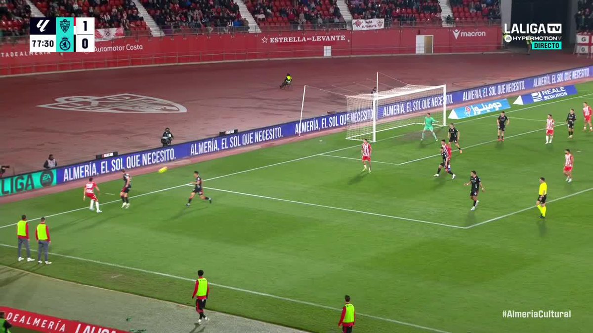 Esta UD Almería solo mira hacia 𝑨𝒓𝒓𝒊𝒃𝒂𝒔😎🔥 Victoria para seguir soñando en puestos de ascenso directo 🤌🏼 #LALIGAHYPERMOTION